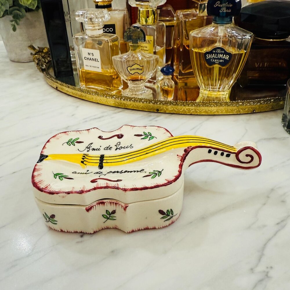 Vintage Violin Trinket Box Made in England "Freind of all/Freind of no one" - Picture 4 of 17